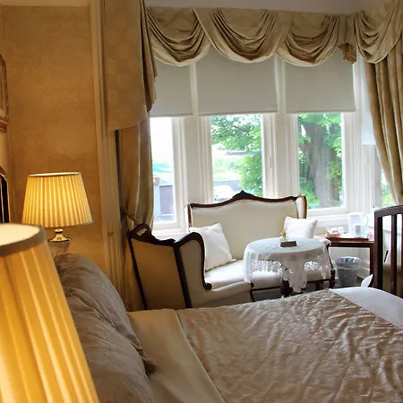 Bed & Breakfast Innisfree House