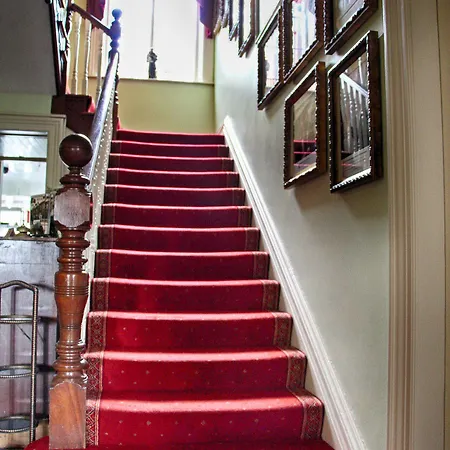 Nocleg ze śniadaniem Innisfree House 4*