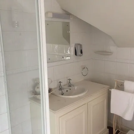 Innisfree House 4* דאנדלק