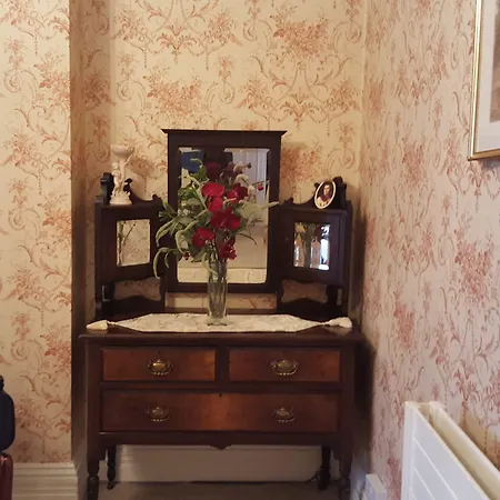 Nocleg ze śniadaniem Innisfree House 4*