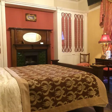Innisfree House